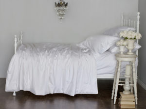 St Geneve Premium Silk Duvet - Image 2