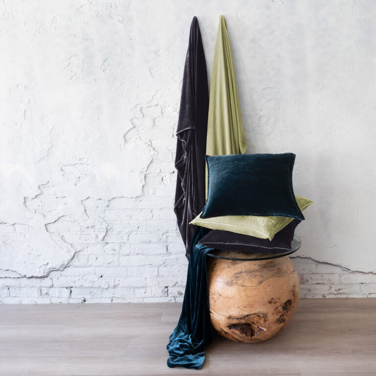 St Geneve Divina Silk Velvet Throw