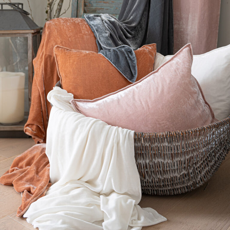 St Geneve Divina Silk Velvet Throw